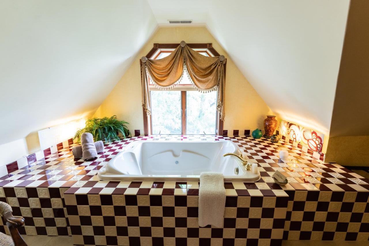 Historic Webster House Bed And Breakfast Inn 베이 시티 외부 사진