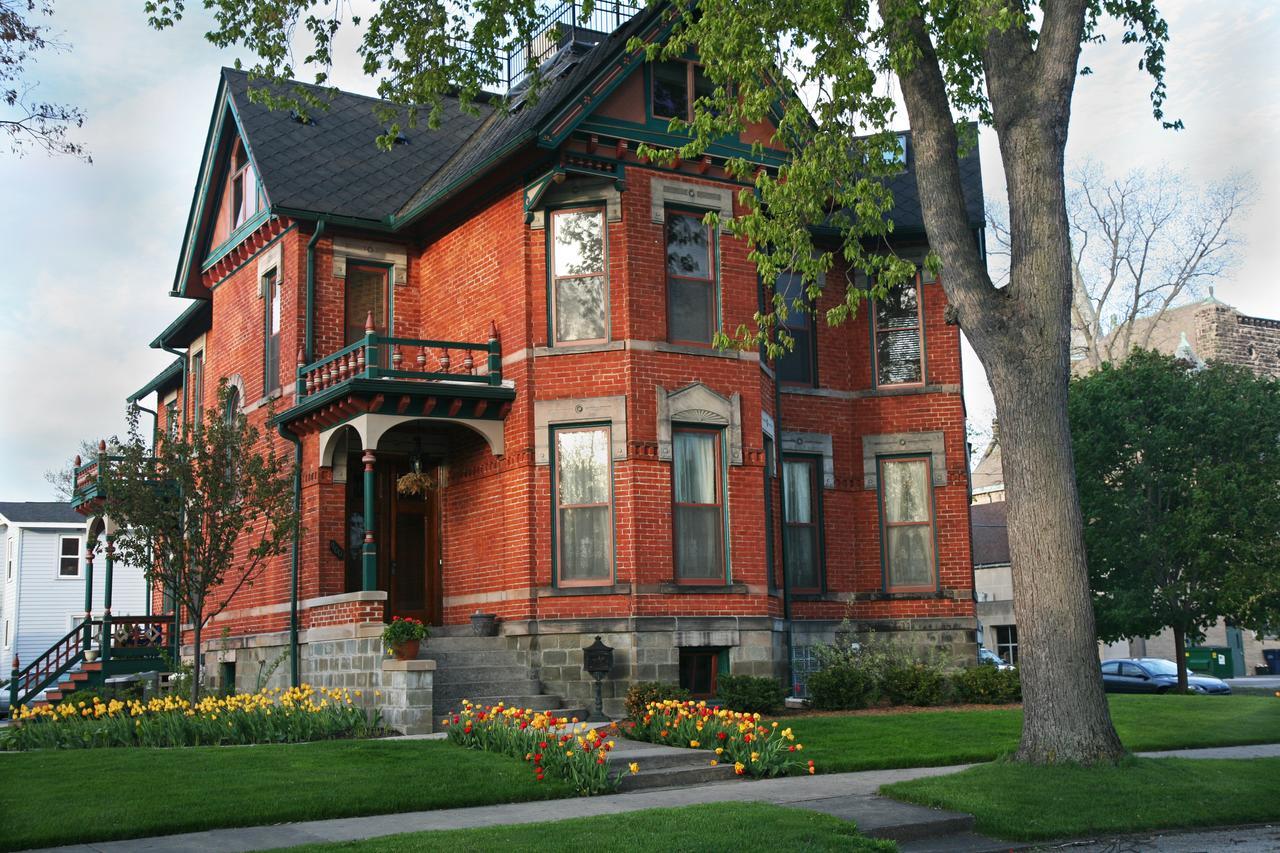 Historic Webster House Bed And Breakfast Inn 베이 시티 외부 사진