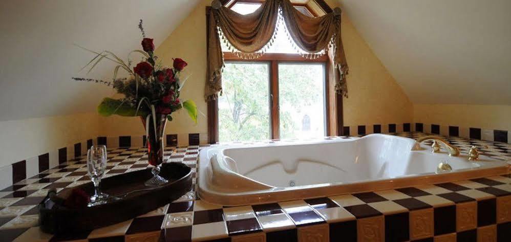 Historic Webster House Bed And Breakfast Inn 베이 시티 외부 사진